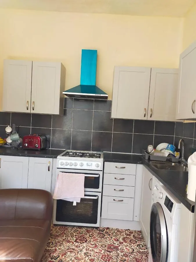 *** Pensión Paradise Apartment- Female Only Bradford  Reino Unido