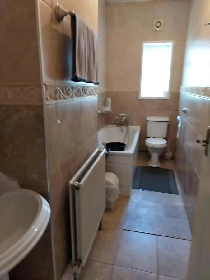 Paradise Apartment- Female Only Bradford  Storbritannien