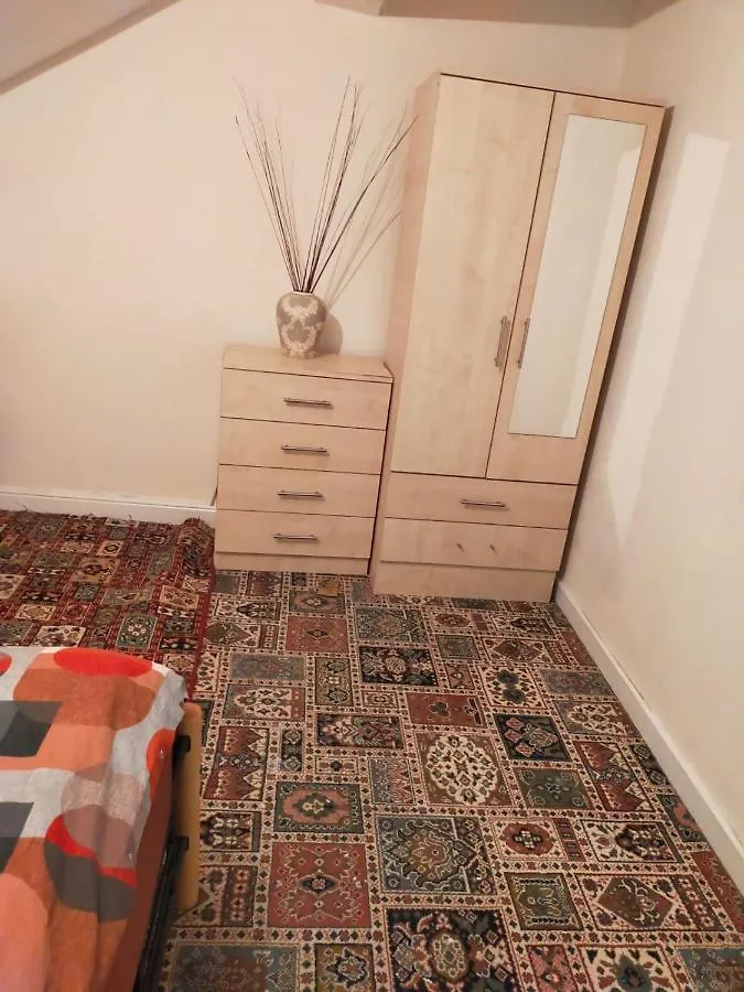 Paradise Apartment- Female Only Bradford  Bradford (West Yorkshire)